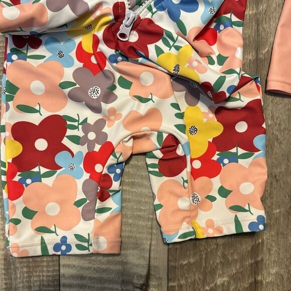 SUN‎ BLOCK 1 piece suit- size 18-24 months - Picture 3 of 4